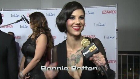 PornhubTV - Do You Masturbate? Red Carpet AVN Awards 2014