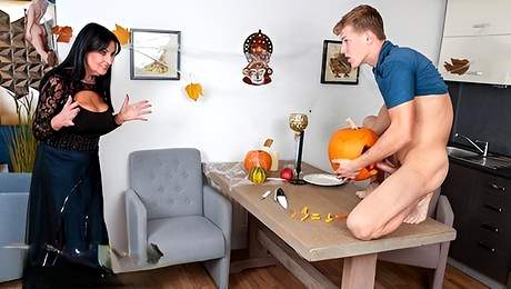 Honey's pumpkin scene